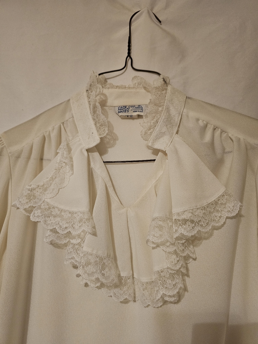 vintage Cream lace blouse with ruffles and tie back. Size: 12 #cottagecore